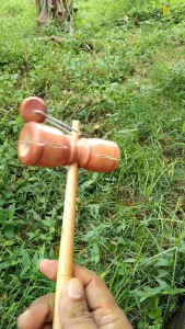 Mainan tradisional etek etek kayu model palu mainan jadul anak