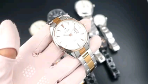JAM TANGAN COUPLE 4LB4 / JAM TANGAN PRIA WANITA RANTAI STAINLESS / JAM TANGAN PASANGAN PRIA WANITA TANGGAL AKTIF ANTI AIR FREE BOX DAN BATERAI CADANGAN