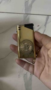 Combo 5cái Bật Lửa Hột quẹt khò thân kim loại màu vàng dập nổi A17 ( bơm gas lại được) -thiết kế sang trọng