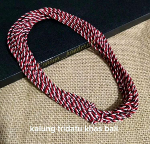 Kalung bahan tali tridatu / Kalung tridatu asli Bali / kalung pria / kalung wanita