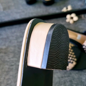 Harmi Sendal Selop Wanita Motif Anyam Lentur Hak 3cm Non Selip SNWNT AT >073