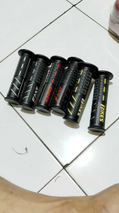 HANDGRIP MANDALIKA VARIASI UNIVERSAL MOTOR BAHAN KARET BERKWALITAS BAGUS