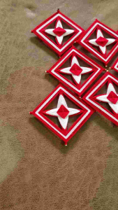 ธุงใยแมงมุมดอกพิกุล 4×4" ธุงอิสานแบบเดี่ยวคละสี ใช้ประดับงานบุญประเพณีต่างๆ ประดับหน้าบ้าน ร้านค้า งานบุญประเพณีต่างๆ เพื่อความสวยงาม และเป็นศิริมงคล