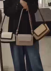 Túi CN K Đeo Chéo Đeo Vai Canvas Size 21cm (Auth Tuồn)