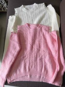 เสื้อไหมพรมแขนยาว เสื้อผู้หญิงสีชมพู เสื้อผญครอป แขนเว้ามีมุกที่ไหล่ สไตล์เกาหลีน่ารักฟรีไซร้ อก39-42นิ้วยาว19นิ้ว ใส่เที่ยว ถ่ายรูป ไปคาเฟ่2025