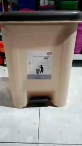 TEMPAT SAMPAH INJAK LOVENIA TEBAL DAN KUAT