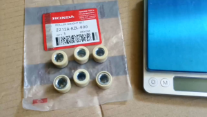 Honda Flyball Set (Roller Weight) – Part No. 2212A-KZL-900 – Compatible with Honda Beat FI / Beat Carb – PT AHM Indonesia