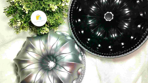 Bundt Pan Nordicc Inspired Non-Stick Pan Silocone Oven Gloves Combo Set Fluted Tube Cake Baking Tin Bakeware Mold 23.5” Dia Deep Bundt Molds Bread Pan Dessert Mould Pudding Pan Cake Mould Kugelhopf Baking Pan Loyang Kek Tidak Melekat Bakeware 蛋糕模