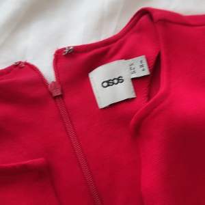 ชุดเดรสยาว เข้ารูป เปิดอก มือสอง (asos) ไซส์ s