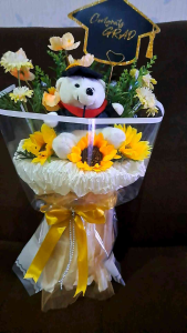 Buket Wisuda Unik: Pilihan Boneka Wisuda Terbaik