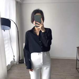 เสื้อผู้หญิงฤดูใบไม้ร่วงหลวมแขนยาวผ้าม่านชีฟองเสื้อแฟชั่นบางสีขาวเสื้อแนวโน้ม