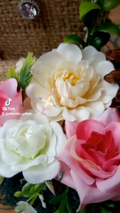 Tempat Kalung Cincin Alas Kayu Bulat Bunga