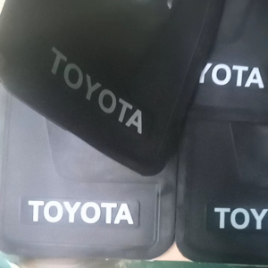 KARPETLUMPUR RODA TOYOTA SEDAN  SATU SET 4pc
