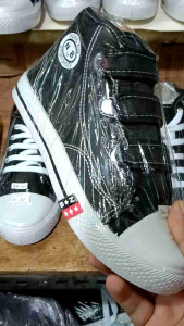 Sepatu sekolah n/b bot perekat hitam putih sol kuning terlaris