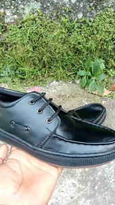 sepatu snakers pria kulit sapi asli sepatu slip on casual