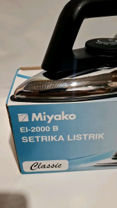 Setrika Miyako EI2000B/ Setrika Non Stick 395 Watt Black