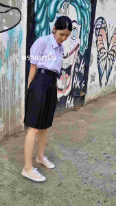 กระโปรงทรงแคบ กรมเข้ม ผ้ามัน ดีวาย ลีวาย รุ่นขายดี! เอว24-44นิ้ว ชุดนักเรียนหญิง มัธยมม.ต้นม.ปลาย กระโปรงนักเรียน ตราแมวยิ้ม