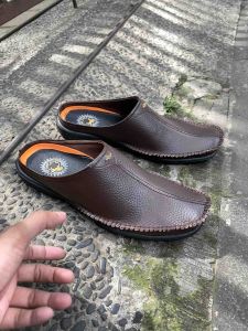 SEPATU SANDAL BUSTONG KASUAL PRIA ( GARANSI KULIT SAPI 100% ) MODEL 261 COKLAT ( PREMIUM HIGH QUALITY )