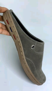Sepatu Selop Kulit Suede Abu Pria - Bustong Pria - Adika Store