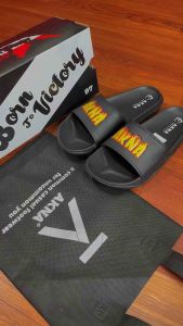 Sandal Slop AKNA FIRE Pria Wanita ChampionS-Karet-Hitam-Tulis Inaso Sandal Pria Slide Rumah Dewasa Sendal Rumah Ruangan Sandal Pria Jelly Karet Keren Terbaru HSN158