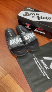 Sendal akna Sandal Slop Slip On Pria Sendal Selop Wanita Sandals Vans Marvel Peanuts Karakter Hitam Putih Terbaru Murah