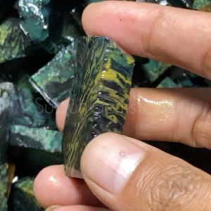 Batu akik bacan bisori / bahan batu akik / batu akik / lempengan bahan batu akik bacan / bongkahan batu akik