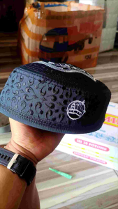 (Ecer) Peci kopiah songkok malysia trompah motif full bordir warna kombinasi hitam cocok untuk pria remaja dewasa dan orang tua peci sholat muslim nyaman mudah di cuci warma tidak pudar dan tidak luntur