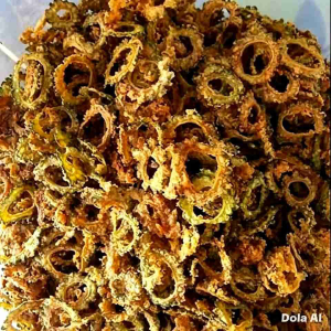 Peria Crispy Pedas Original-80g snack By Mr RASÉ KITCHEN with crispy fried ingredients.