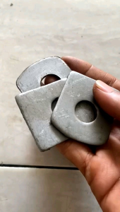 Kupingan Gembok Besi & Lubang Gembok Pintu Pagar