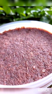 กะปิกุ้งแท้เกาะลันตา กะปิน้ำพริก #กะปิเกาะลันตา #ต้นตำรับกว่า 40 ปี! 🍤 #รสชาติอร่อย #กลมกล่อม #บรรจุในกระปุก 450 กรัม #พร้อมซีลอย่างดี #เหมาะสำหรับปรุงอาหารทุกเมนู #หรือจะนำไปเป็นของฝากก็เลิศสุดๆ ✨ สัมผัสความอร่อยที่คนเกาะลันตาภูมิใจ!"