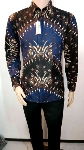 KEMEJA BATIK Motif PUSOKO KERIS BIRU NAVY ARTA BATIK SUPER KODE 008