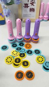 Đèn pin chiếu hình cho bé 80 hình động vật ngộ nghĩnh sắc nét