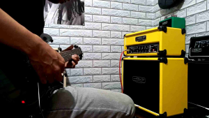 Ampli gitar 7 inc head cabinet amb 3 input sudah distorsi delay bonus jack