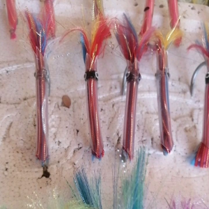 3 Pieces 1 set of TARAK-TARAK BAITS 14VMC #13/#14 VMC ROUND HADDOCK HOOKS TINNED EYE SINGLE TARAK-TARAK BAITS with 3D EYES. Either have a luminous silver Red clear 3D eyes and for Mackerel Tuna