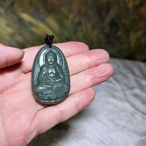 Premium Nephrite light green Buddha (Amitabha) Jade pendant (with certificate) [Natural Crystal] 和田玉且末青白阿弥陀佛吊坠(带证书)