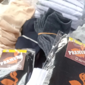 kaos kaki sekolah tebal
