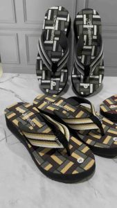 Sandal JIMSCHOO spon wedges motif tikar terbaru - spon wedges terbaru