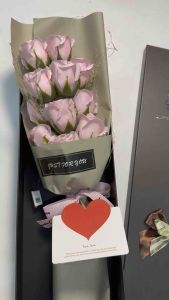 🇹🇭พร้อมส่ง งานจริงร้าน ของขวัญวันวาเลนไทน์ดอกไม้สบู่กุหลาบสบู่ มีตุ๊กตาหมีและไฟLED มีการ์ดพร้อมกล่องsize:48x8x15 #1