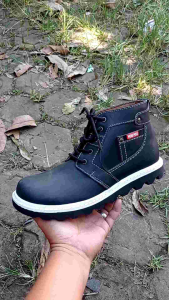SEPATU BOT KULIT PRIA KASUAL