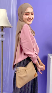 Nadhira 2in 1 by AIinun bahan chocoly anti air / tas selempang Nadhira 2in 1