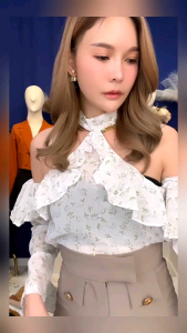 🔥เสื้อปาดไหล่🔥ผ้าชีฟอง ลายดอกไม้ สุดฟรุ้งฟริ้ง ✅️รหัส อ98