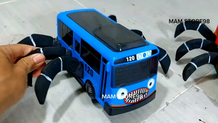 Mainan Bus Laba Laba Bus Spider Mainan bus mengunakan baterai | Lazada ...