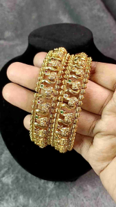 AYLAKUMAARI Premium Kada Bangles With Peacock Design