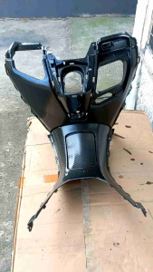 leghsil tengah dan cover tanki tutup tanki nmax new karbon