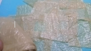 Kulit tahu kotak ukuran 13 × 13 cm bersertifikat halal MUI