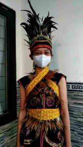 ikat pinggang atau sabuk adat dayak
