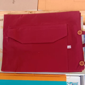 เสื้อพระเสื้ออังสะ รักเเดง สีกรักลูกหว้า ซึ่งเป็นสีกรักดำ สำหรับผู้มีผู้ที่รัก