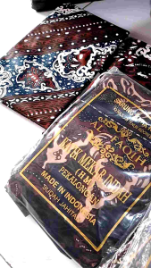Sarung Batik Gus Idam & Sarung Santung Premium: Pilihan Terbaik untuk Pria