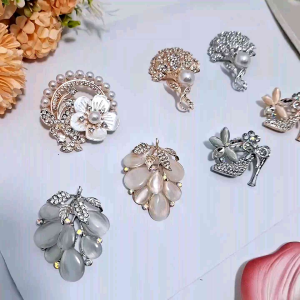 Bros Jilbab Terbaru Mewah Elegan Simple Cantik