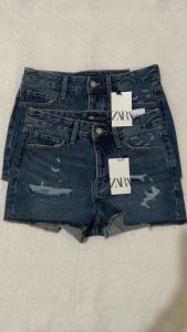 ZARA RIPPED DENIM SHORTS (MIDWAIST)